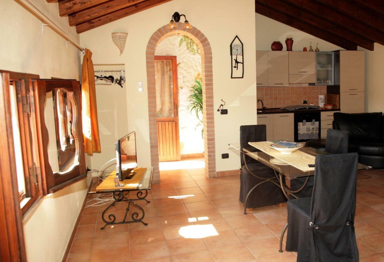 L'Isola Felice Apartment Монсеррато Экстерьер фото