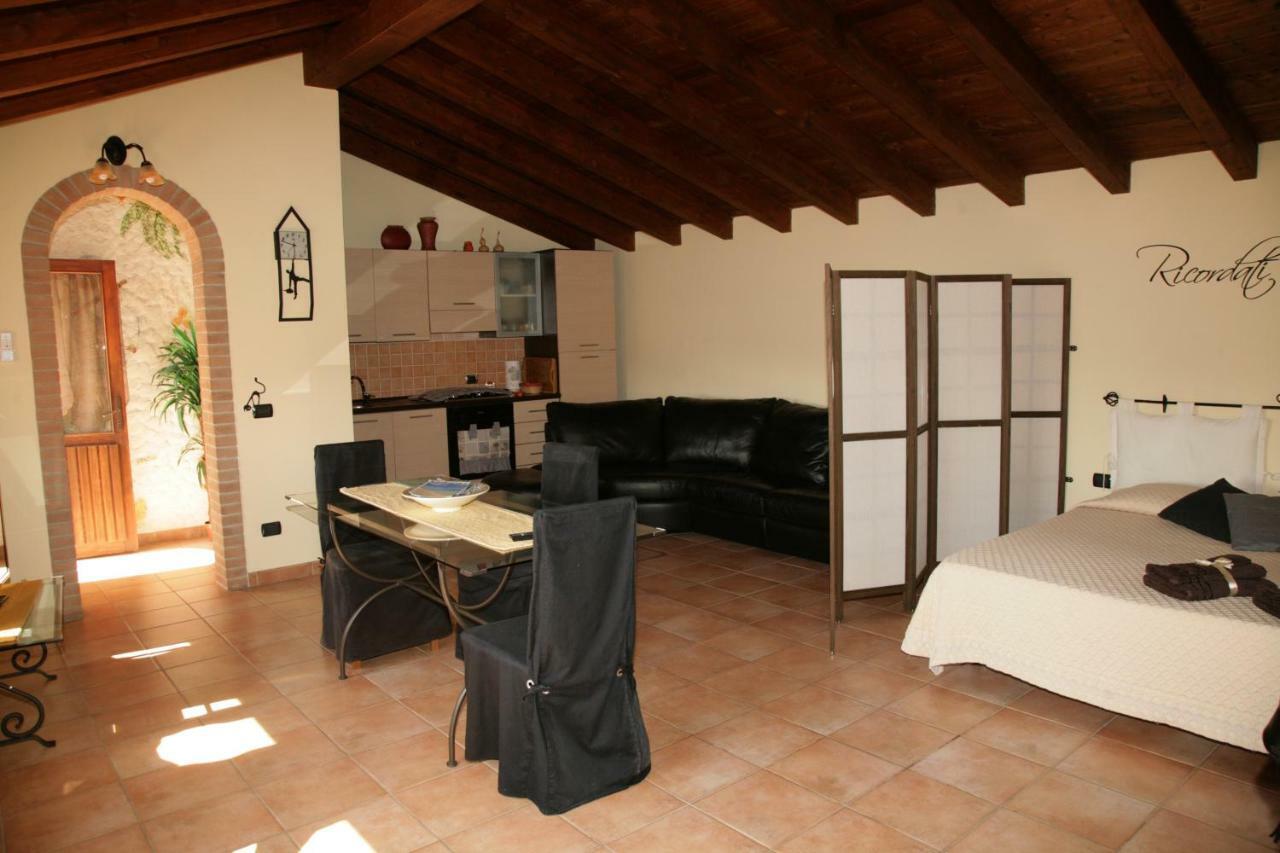 L'Isola Felice Apartment Монсеррато Экстерьер фото