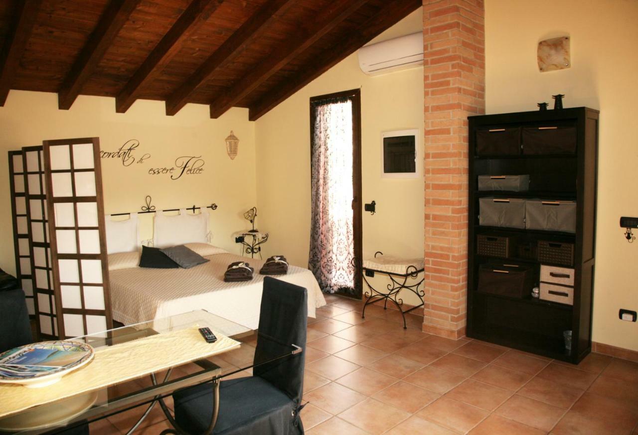 L'Isola Felice Apartment Монсеррато Экстерьер фото
